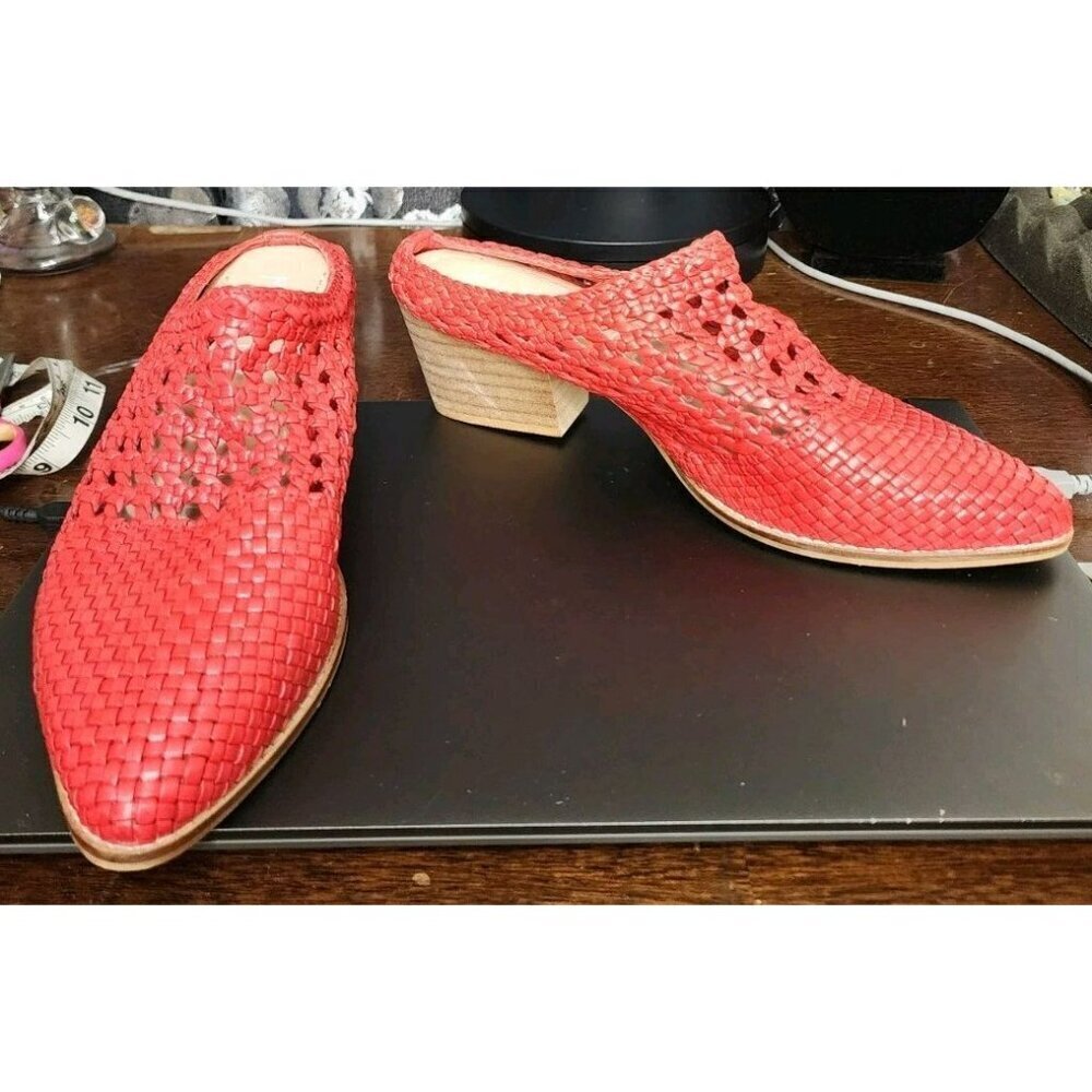 Size 10 Musse & Cloud Red Basket Weave Woven Block Heel Mules